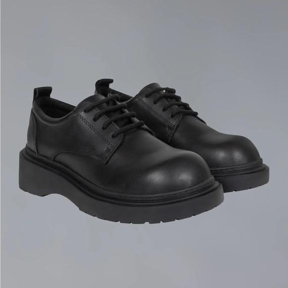 UNIF Fax Shoe - Picture 1 of 7